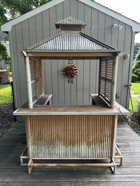 Tiki Hut before